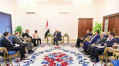 المجلس الرئاسي يحث على دفع الحوثيين فتح منافذ تعز ودفع الرواتب